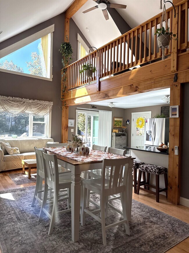 Building Photo - 57 Meetinghouse Rd