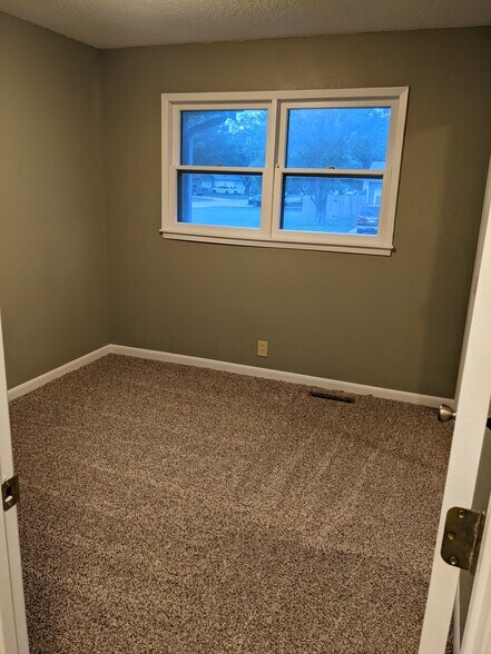 Bedroom 3 - 749 W Clark Ave