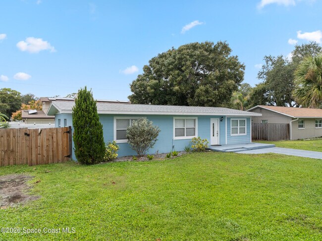 Building Photo - 719 6th St