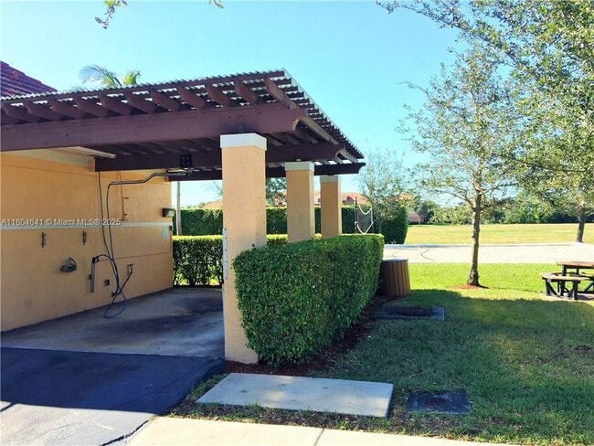 Building Photo - 2014 Alta Meadows Ln