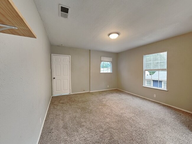 Building Photo - 2911 Ryan Ave