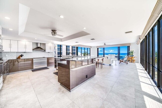 Building Photo - 2155 S Ocean Blvd