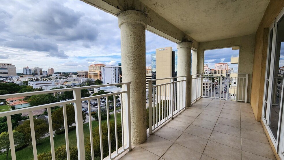 Building Photo - 2351 Douglas Rd