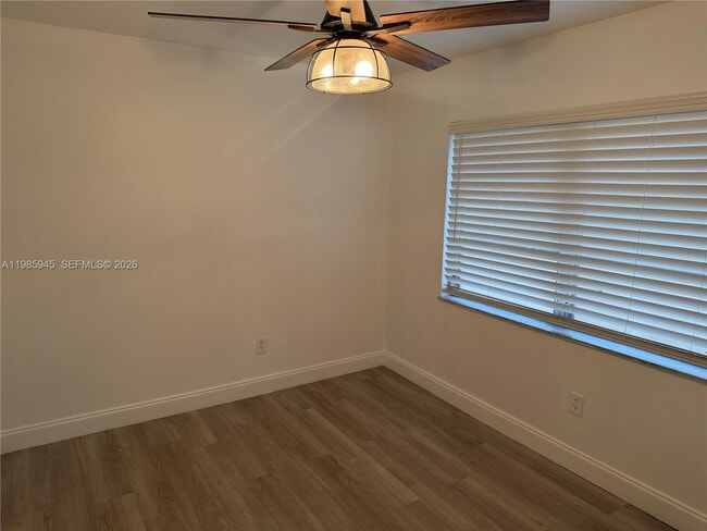 Building Photo - 3962 Inverrary Dr