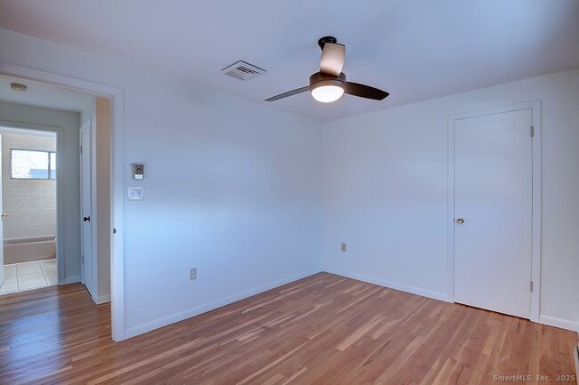 Building Photo - 139 Phyllis Dr