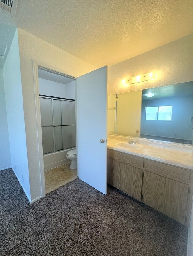 Building Photo - MA346