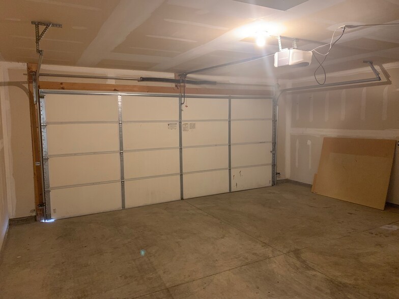 Building Photo - 1319 Tedlee Dr