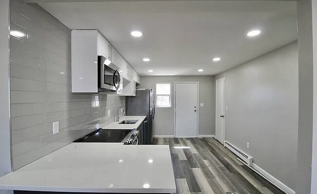 Building Photo - 18244 W 3rd Pl