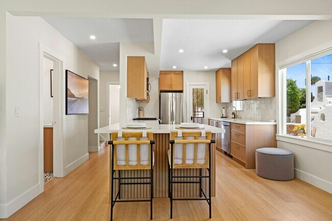Building Photo - 4774 E Mountain View Dr
