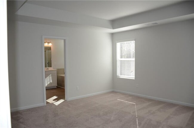 Building Photo - 1331 Pt Pl Dr