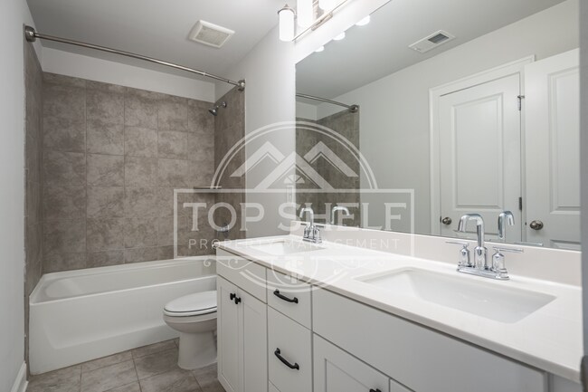 Building Photo - 312 Lincoln St