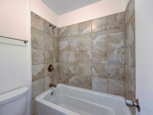 Building Photo - 1710 Cinnamon Path