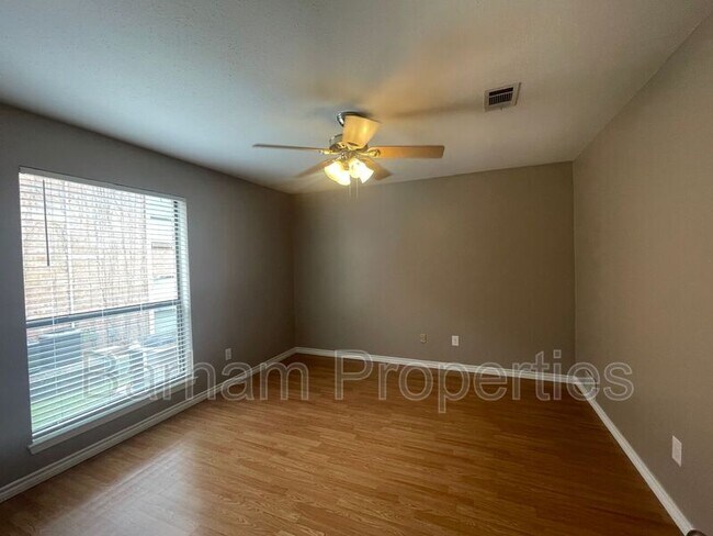 Building Photo - 4133 NE Stallings Dr