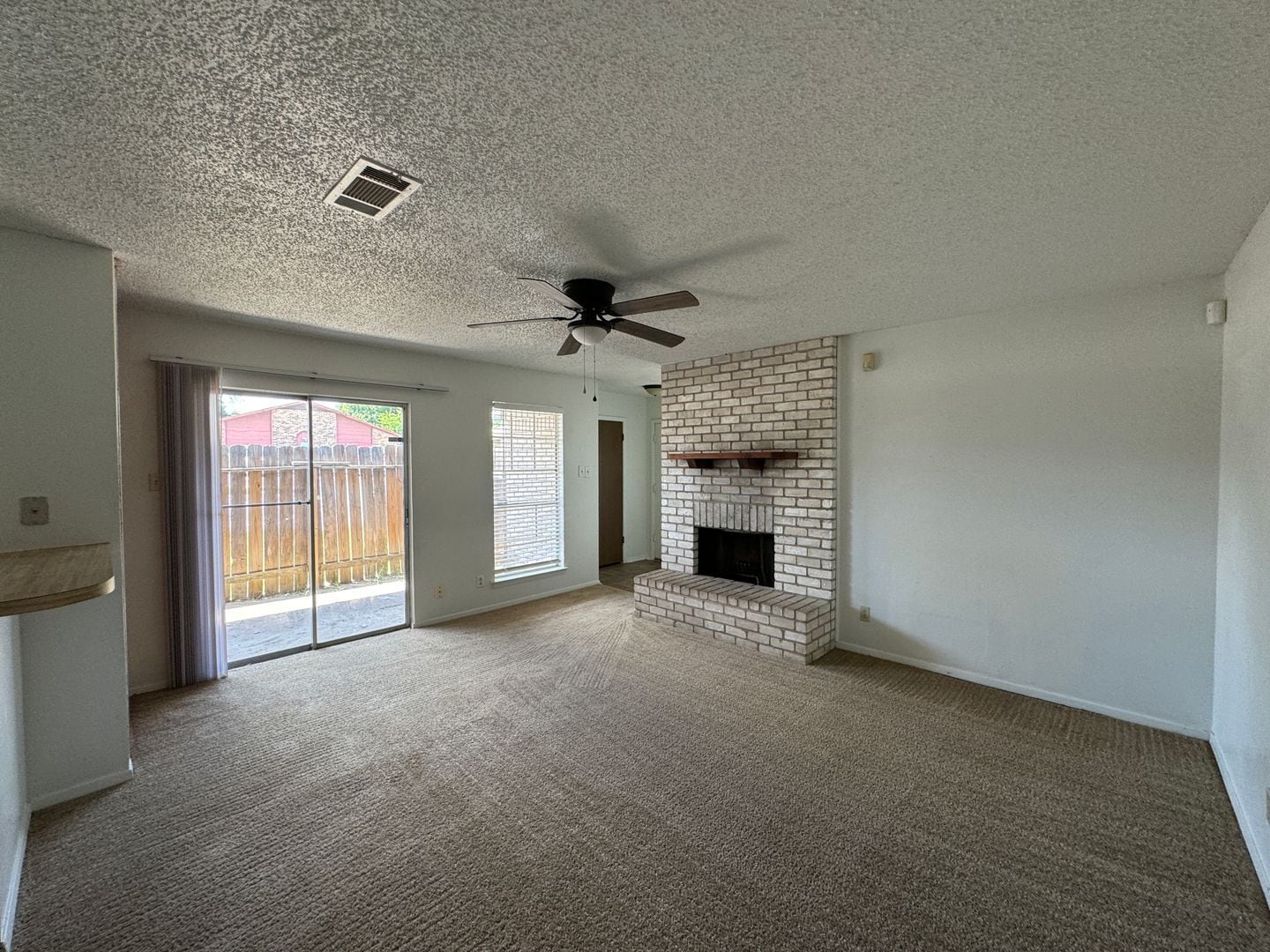 Building Photo - 2112 Hinkle Ave