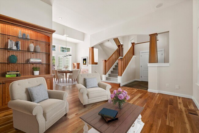 Building Photo - Large home in Awbrey Butte
