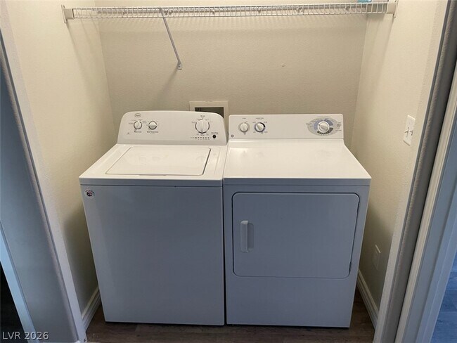 Building Photo - 951 Cantabria Heights Ave