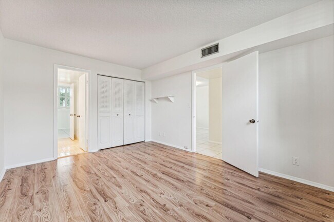 Building Photo - 250 NW 67th St