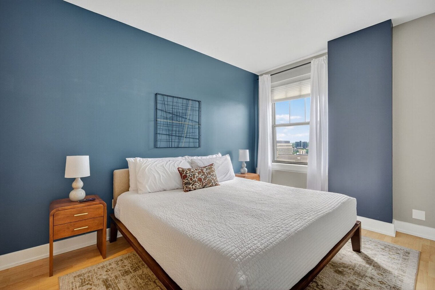 Building Photo - 400 Walnut St