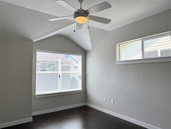 Building Photo - 301 W Stassney Ln