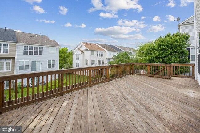 Building Photo - 15041 Clementine Way