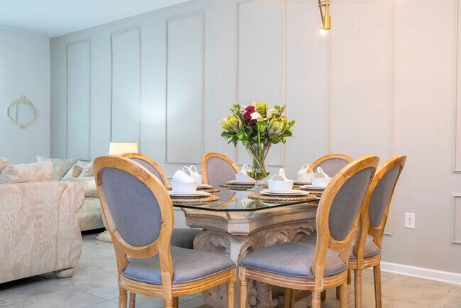 Building Photo - 1053 Splash Shot Pl