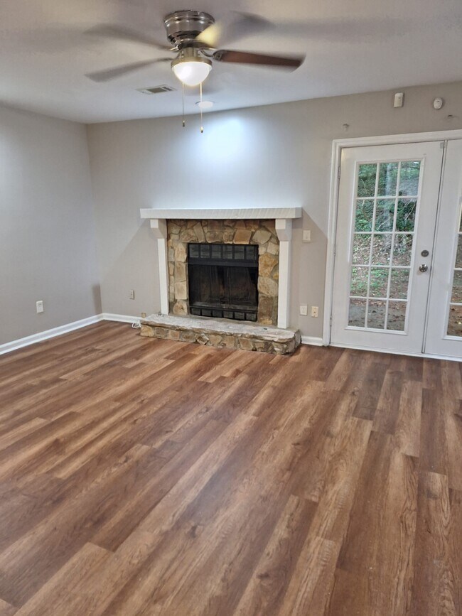 Building Photo - 867 Brandy Oaks Ln
