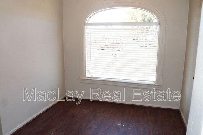 Building Photo - 2227 N 24th Pl