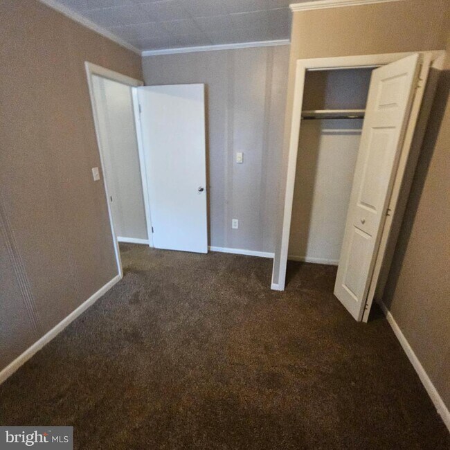 Building Photo - 1232 N Main St