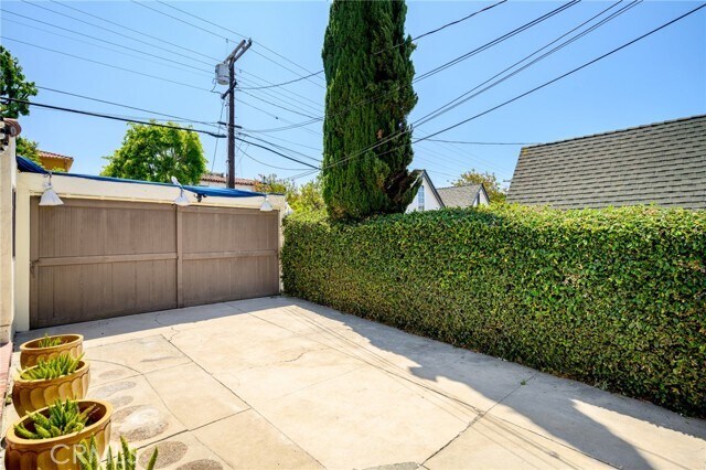Building Photo - 1560 Ridgeway Dr