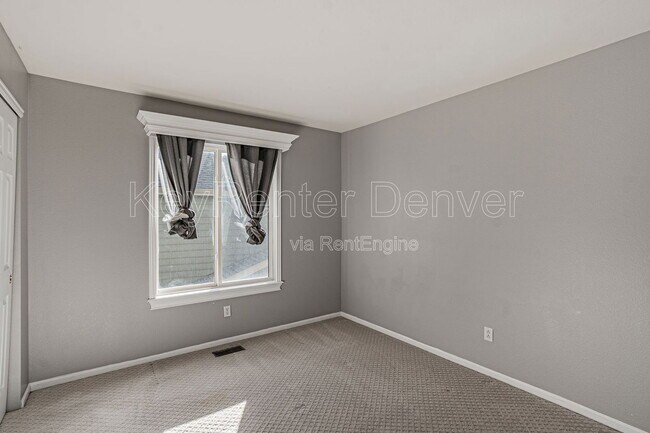 Building Photo - 3753 E Mallard St