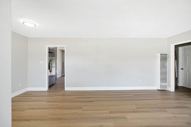 Building Photo - 31857 Valley Forge St