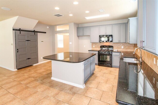 Building Photo - 4110 Mather