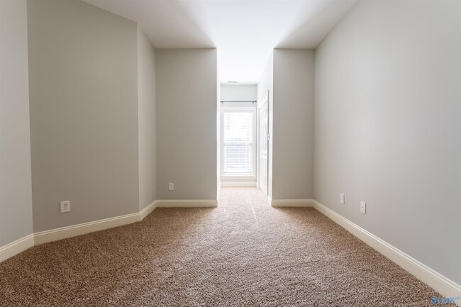 Building Photo - 525 W Mossyleaf Dr SW