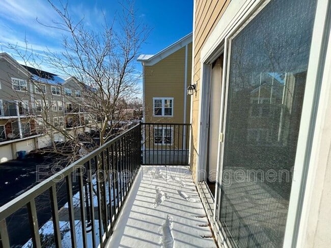 Building Photo - 6606 Reserve Dr