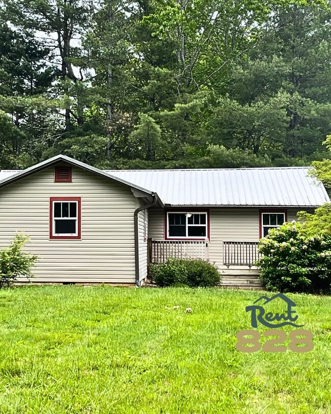 Building Photo - 726 Brookside Camp Rd