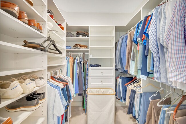 Building Photo - 7168 Lemuria Cir