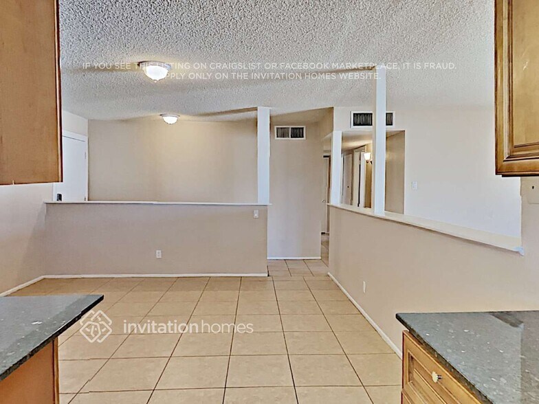 Building Photo - 7502 W Indianola Ave