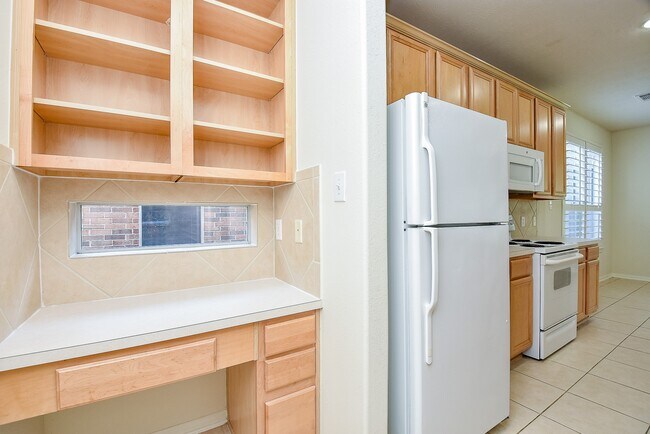 Building Photo - 15119 Newfield Bridge Ln