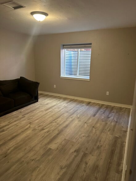 Building Photo - 108 Conejo Pl