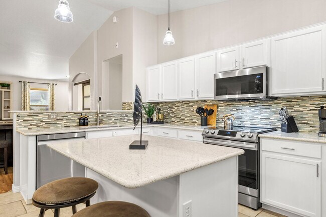 Building Photo - 4111 S Dewdrop Ct