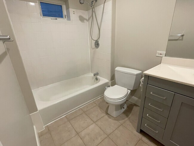 Look spacious with new wall color. - 3650 N Oakley Ave