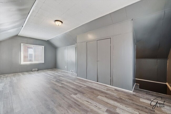 Building Photo - $1250 3 bedroom bungalow
