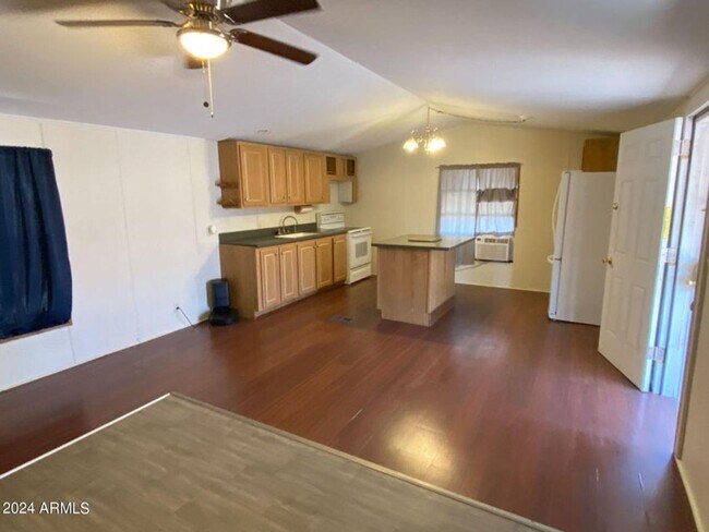 Building Photo - Nice Home in Wittmann
