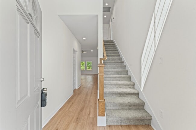 Building Photo - 11824 Whirlaway Dr