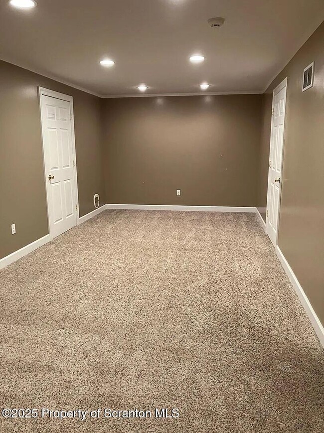 Building Photo - 103 Wisteria Ln