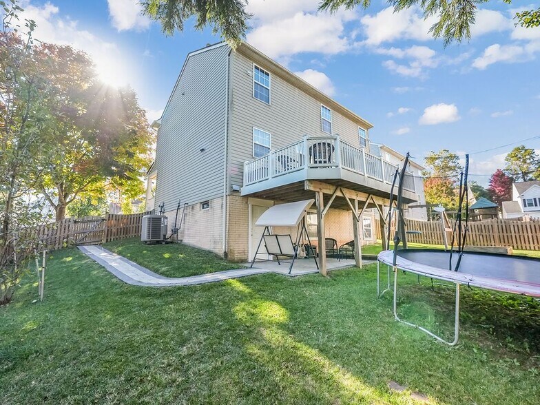 Building Photo - 15575 Catamaran Ct