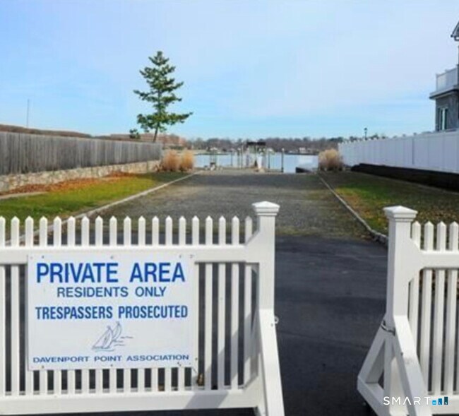 Building Photo - 58 Davenport Dr