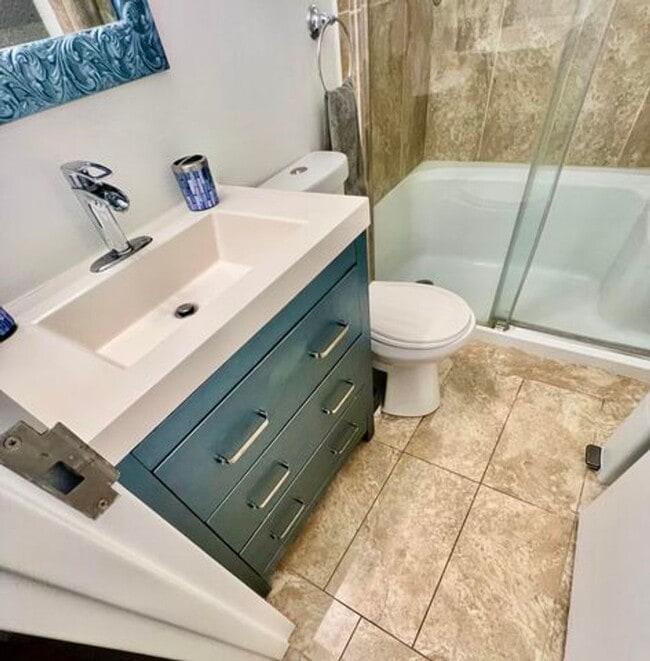 Building Photo - 5570 SW 9th Ct