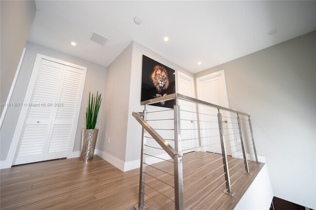 Building Photo - 3651 SW 26th St