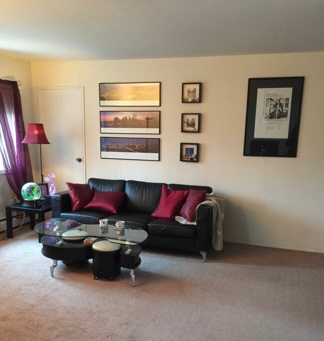 Building Photo - 1 Lake Ave